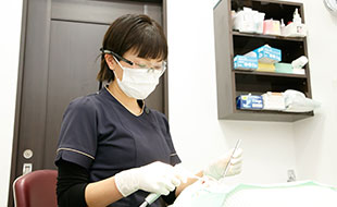 歯の定期検診を受診する