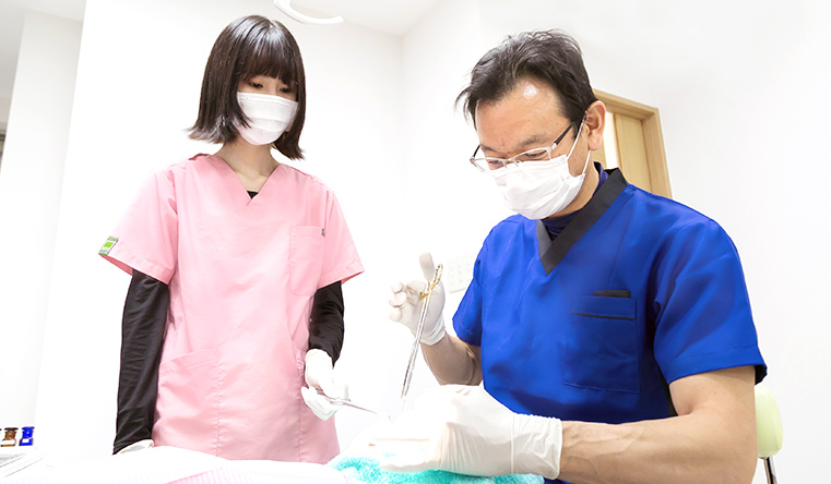 親知らず抜歯は専門の歯科医師が担当いたします